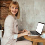 出会いがない職業の女性は惚れやすい!?出会う方法と彼女にするコツサムネイル