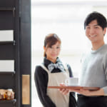 バイトを出会い目的で選ぶ人必見!恋できる職場10選と関係が進展する方法サムネイル