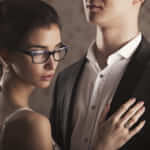 男性は本気であなたのことが好き?「ボディタッチ」から男性心理を読み解くサムネイル