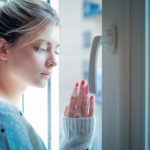 【喪女あるある】内面や見た目の特徴とは?どう抜け出し方を徹底解説!サムネイル